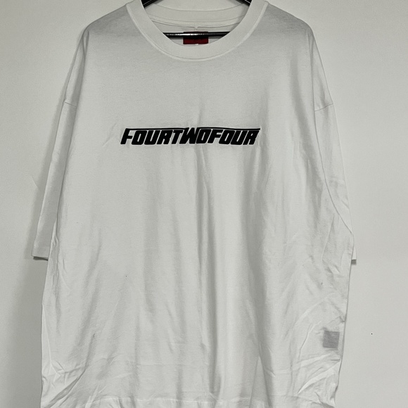 NWOT 424 On Fairfax- White tee With Black Text - Picture 1 of 5